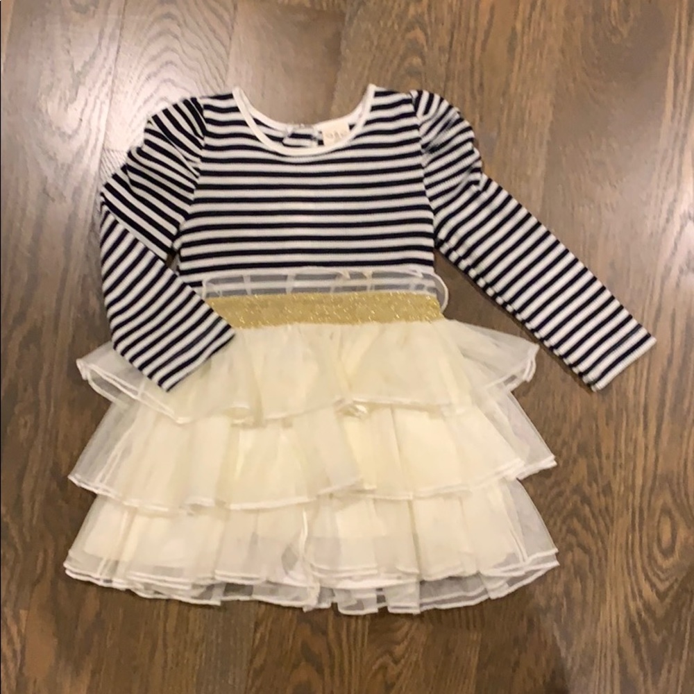 2T dress. Worn once! Perfect condition.